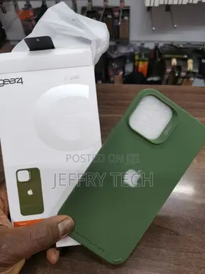 GEAR4 Rio iPhone 12 Pro Max Case - Green