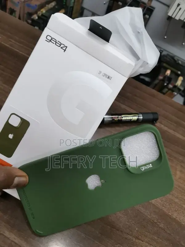 GEAR4 Rio iPhone 12 Pro Max Case - Green