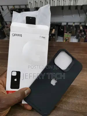 iPhone 15 PRO MAX Gear4 D3O Rio Snap Case - Black