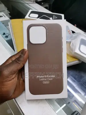 Apple iPhone 15 Leather Case With Magsafe