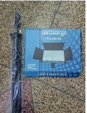 LED Light Kit With (Pro LED 600)With 2 Batteries and Stand