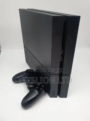Playstation 4 Standard With One Controller
