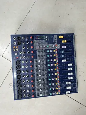Soundcraft EFX 8 Channel Plain Mixer