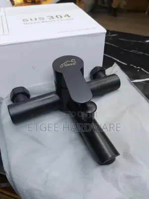 Black Bathtub Mixer