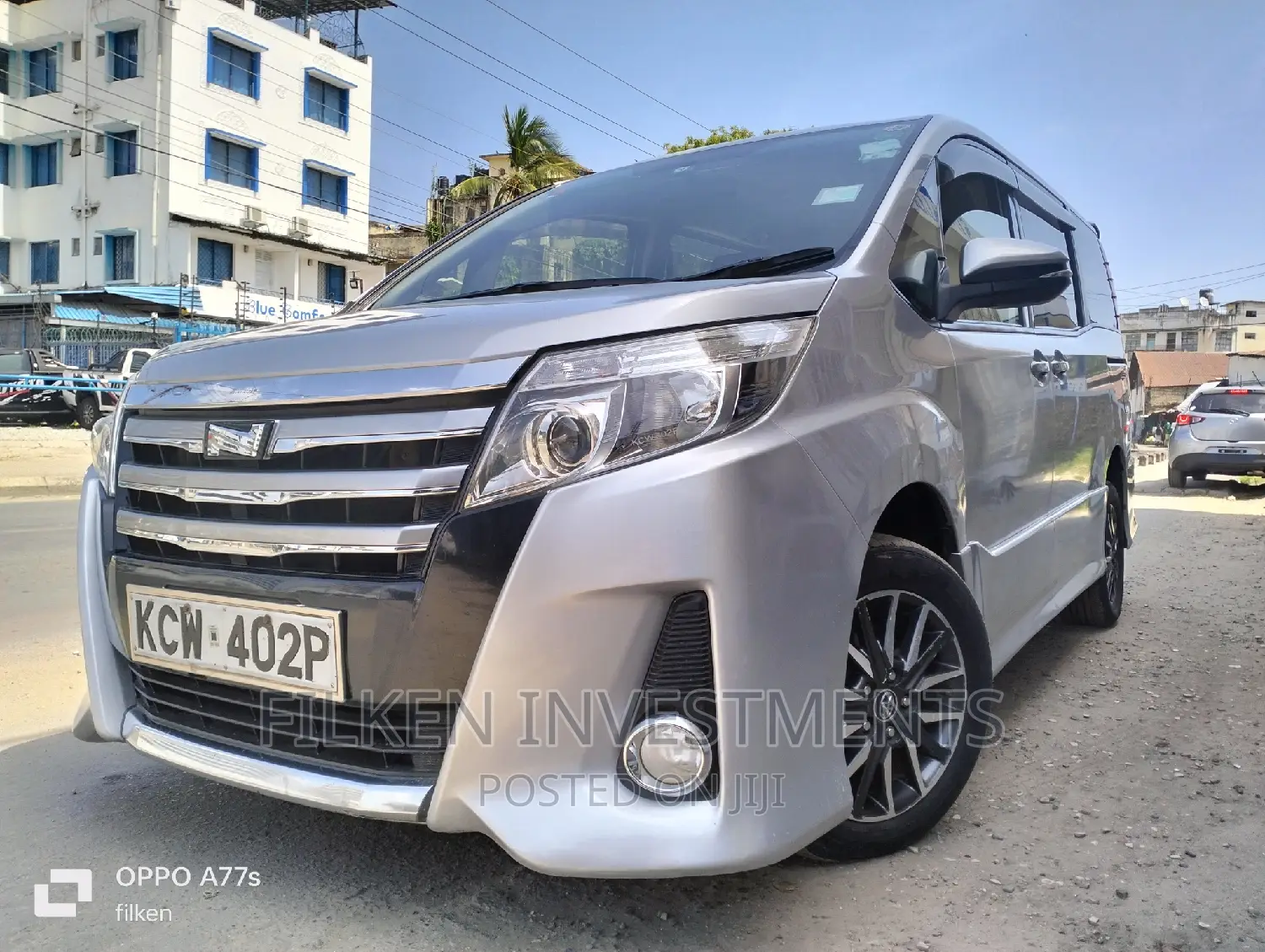 Toyota Voxy 2014 Silver