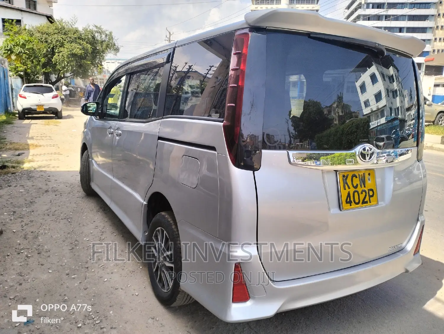 Toyota Voxy 2014 Silver