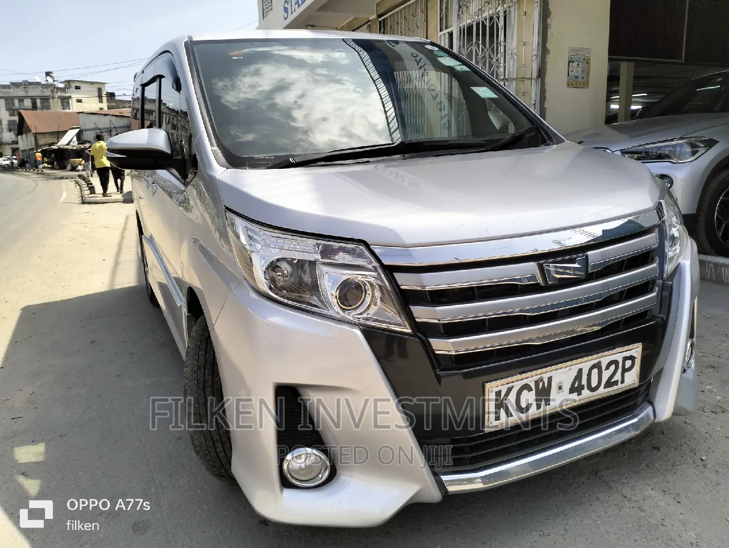 Toyota Voxy 2014 Silver