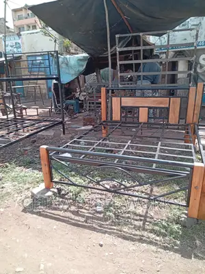 5 by 6 Metalic Bed