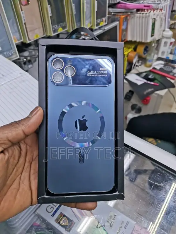 iPhone 11pro Auto Focus Magsafe Cover Case Black