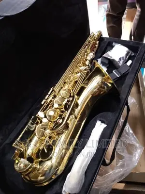 Yamaha Tenor Saxophone Gold Lacquer Finish