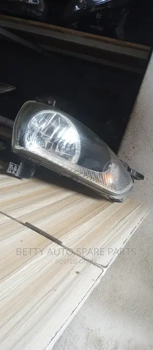 Mitshubishi Daihatsu Headlight