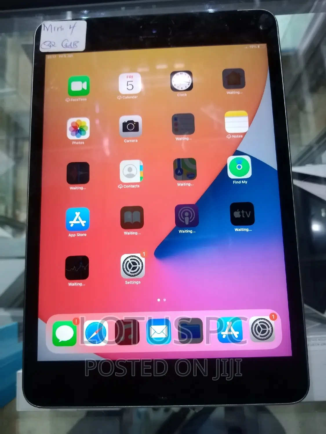 Apple iPad mini 4 32 GB Gray