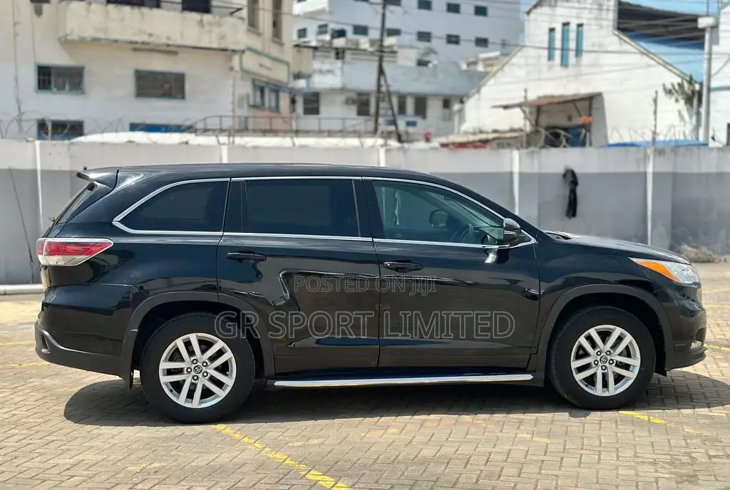 Toyota Kluger 2016 Black