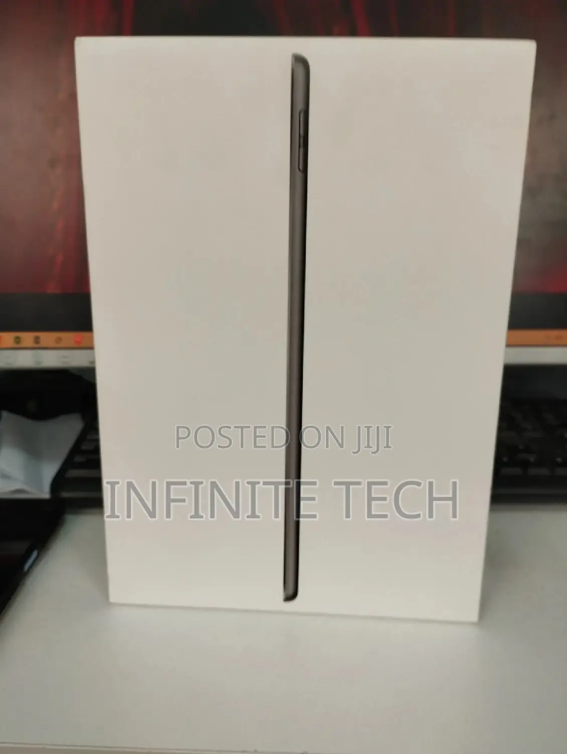 New Apple iPad 9.7 64 GB Black