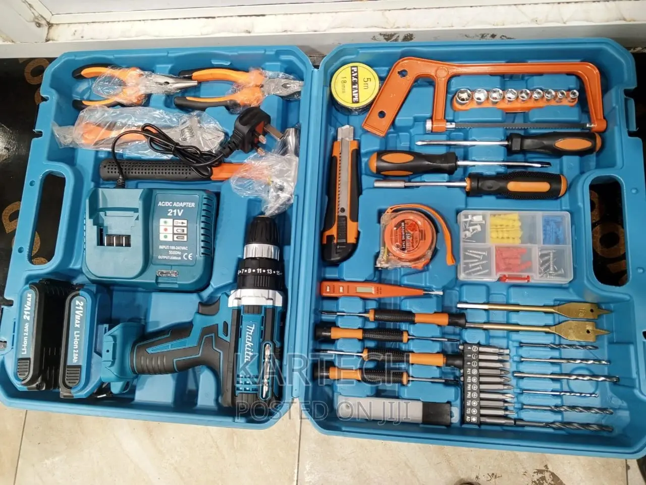 Makita Drill Set With Cordless 21 v Drill