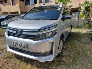 Toyota Voxy SV Premium 2014 Silver