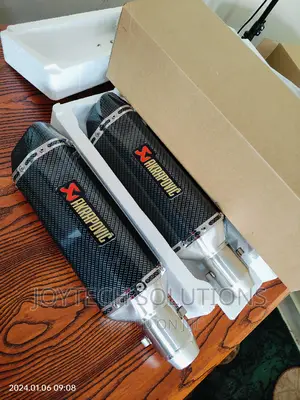 Motorcycle Exhaust Muffler.
Color
Black, Steel, Titanium