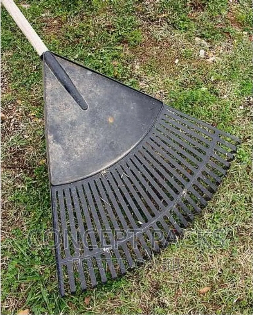 Giant Extra Wide Leaf and Lawn Rake + Handle
