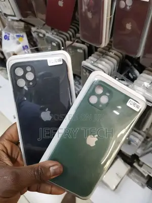 iPhone 11 Pro Max Cover Green Frosted Glass Hard Silicone