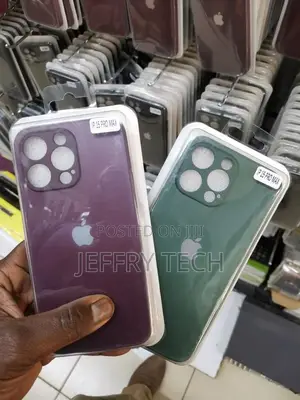 iPhone 15 Pro Max Cover Green Frosted Glass Hard Silicone