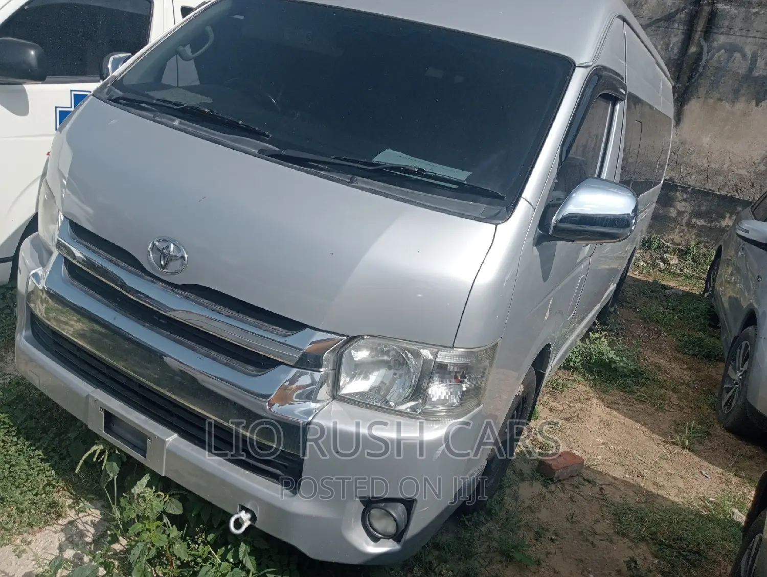 Toyota HiAce 2017 Silver