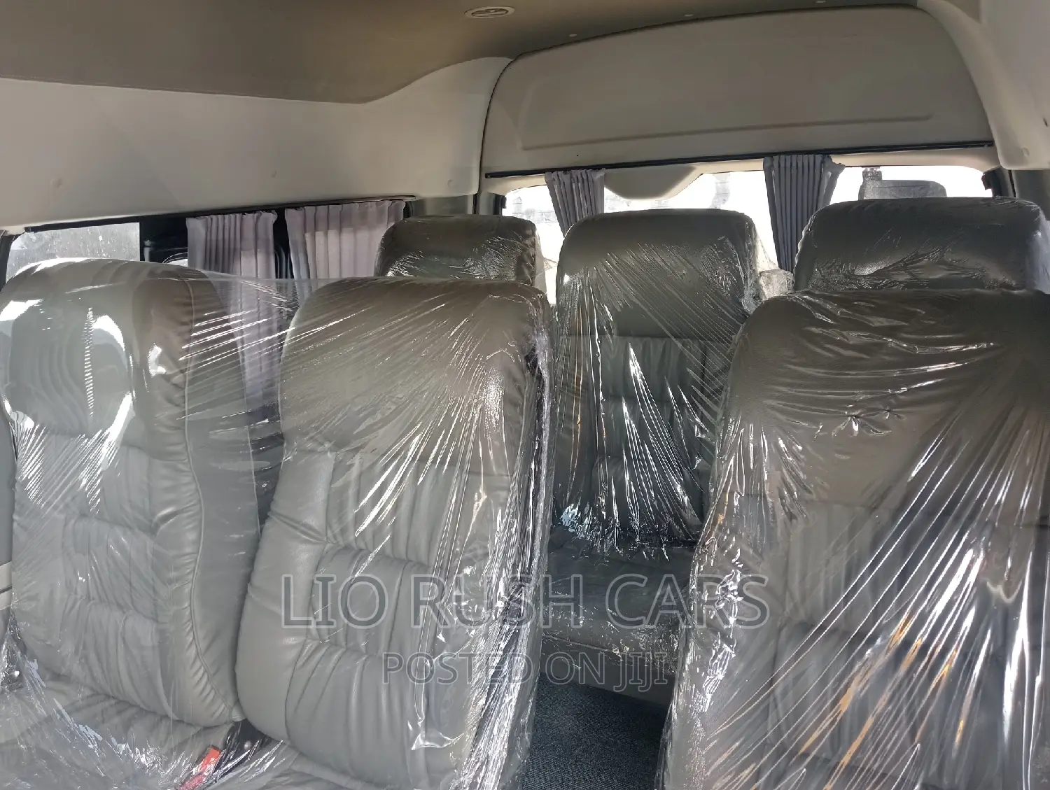 Toyota HiAce 2017 Silver