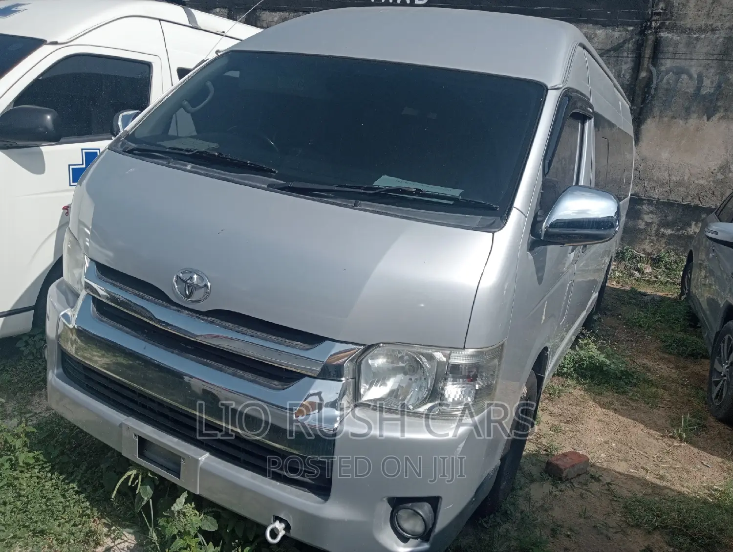 Toyota HiAce 2017 Silver