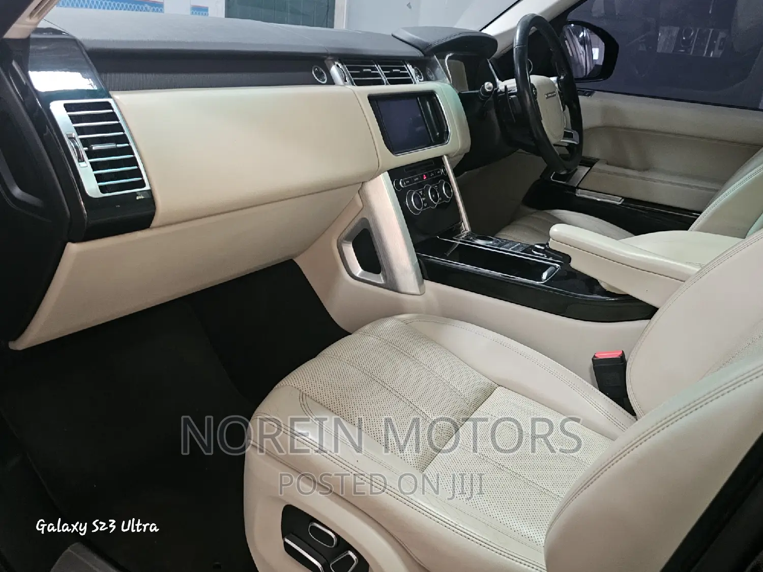 Land Rover Range Rover Vogue 2016 Black