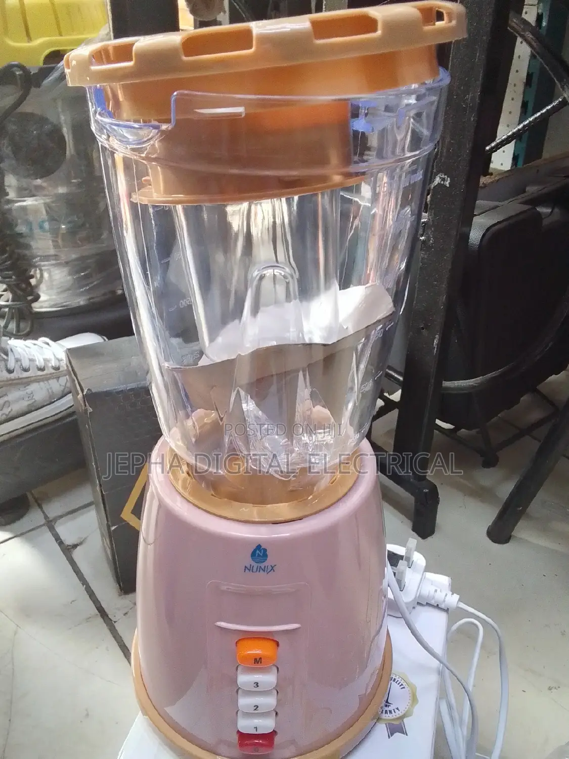Blender AK-100, Durable Nunix Blender