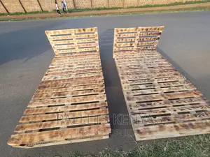 Pallet Bed- 4*6 Blazed Pallet Bed. (#Cl7)