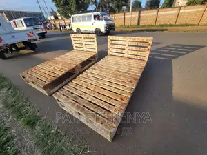 Pallet Bed- 4*6 Blazed Pallet Bed .(#VH17)
