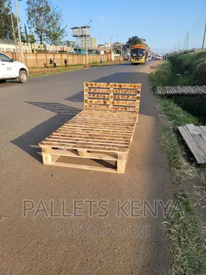 Pallet Bed- 4*6 Blazed Pallet Bed. (#GZ01)