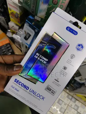 Transparent Screen Protector for Samsung Galaxy S22