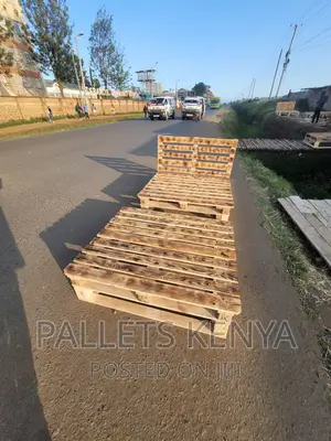 Pallet Bed- 4*6 Blazed Pallet Bed.(#GF012)