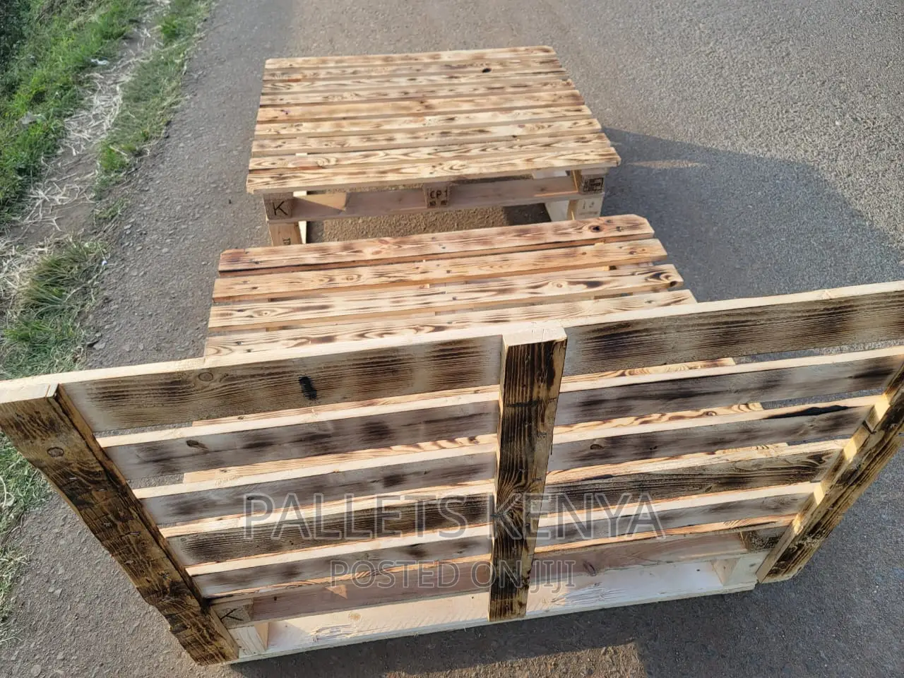 Pallet Bed- 4*6 Blazed Pallet Bed. (#GF01)