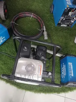 Honda Heavy Duty Poker Vibrator -Petrol Driven Quality