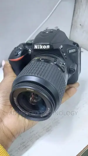 Nikon D5600 Exuk With 18-55mm Lense