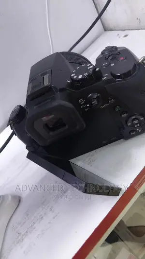 Lumix/Panasonic Fz1000 With Lense
