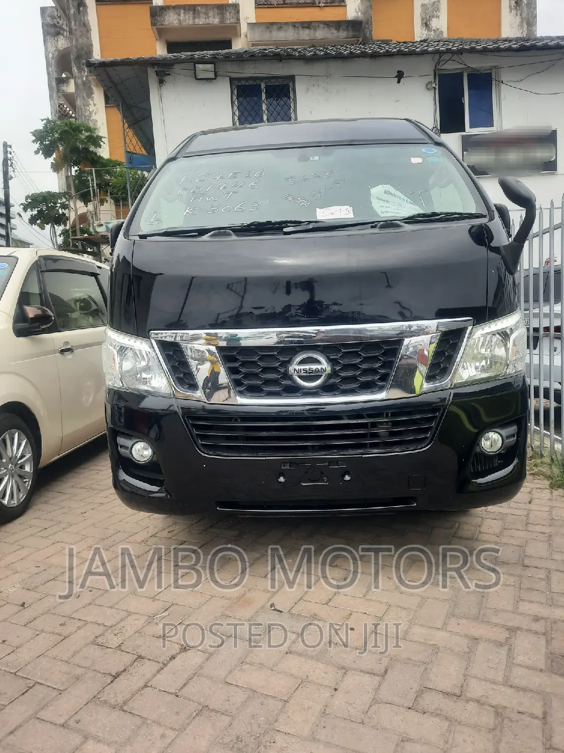 Nissan Caravan (Urvan) 2017 Black