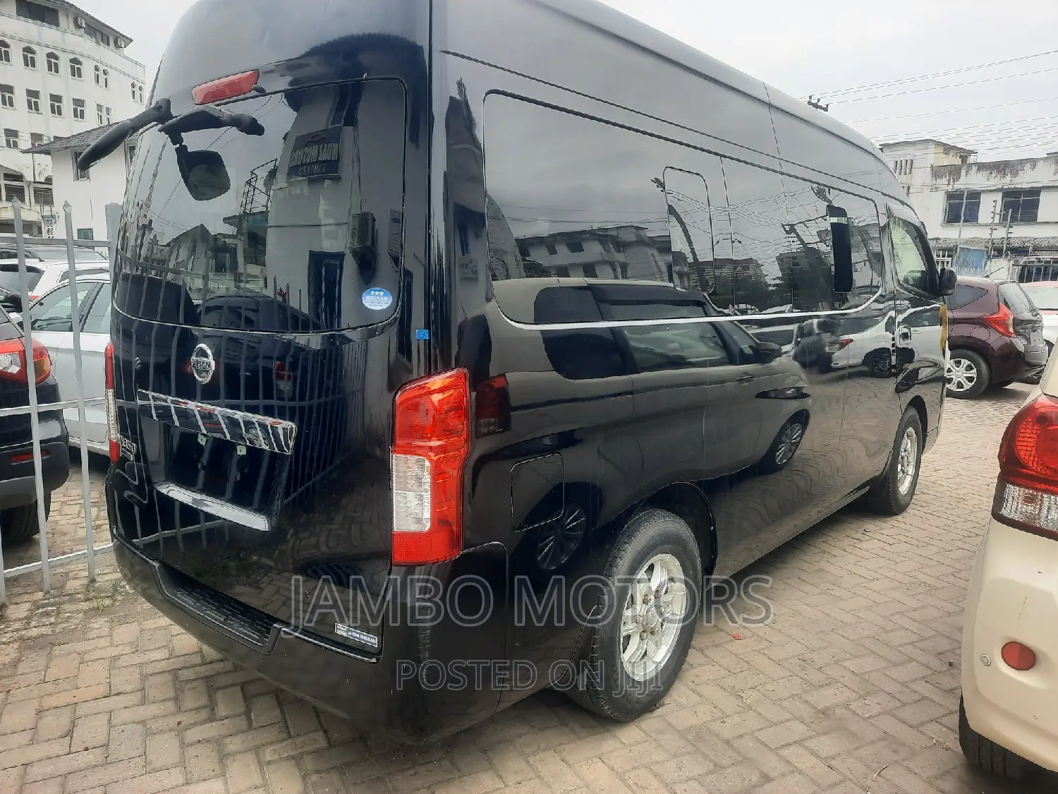 Nissan Caravan (Urvan) 2017 Black