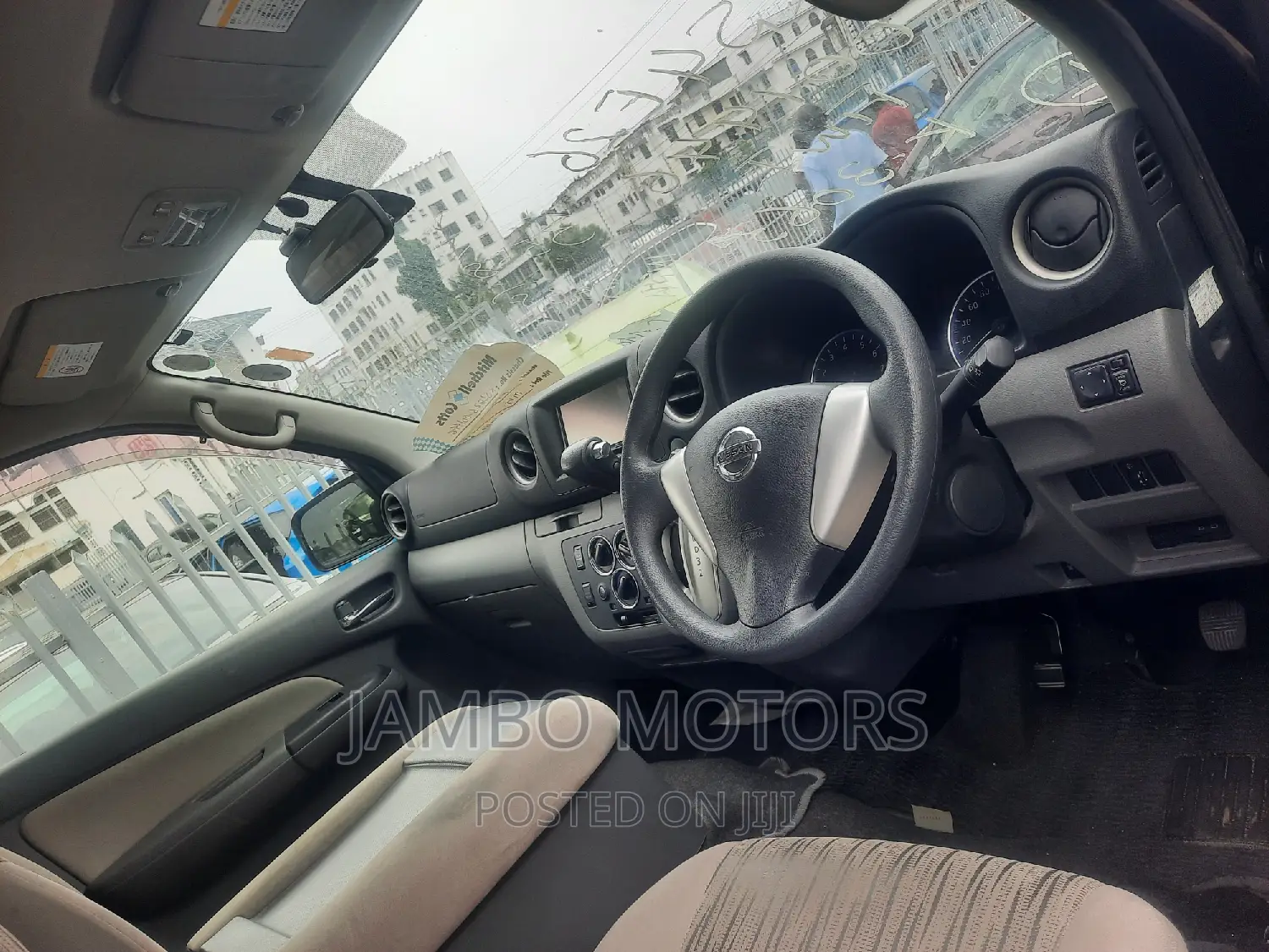Nissan Caravan (Urvan) 2017 Black
