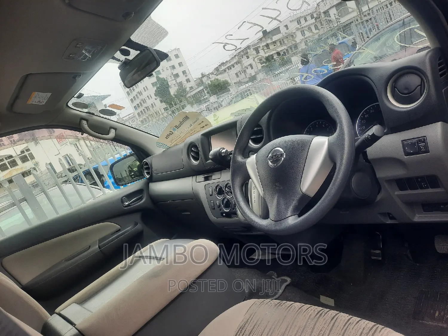 Nissan Caravan (Urvan) 2017 Black