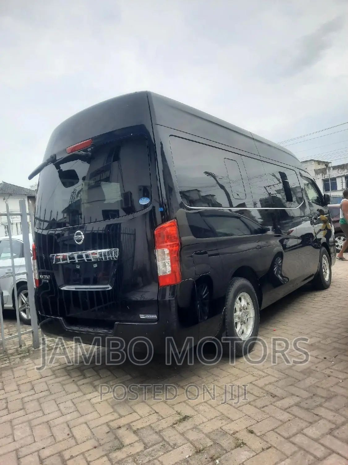 Nissan Caravan (Urvan) 2017 Black