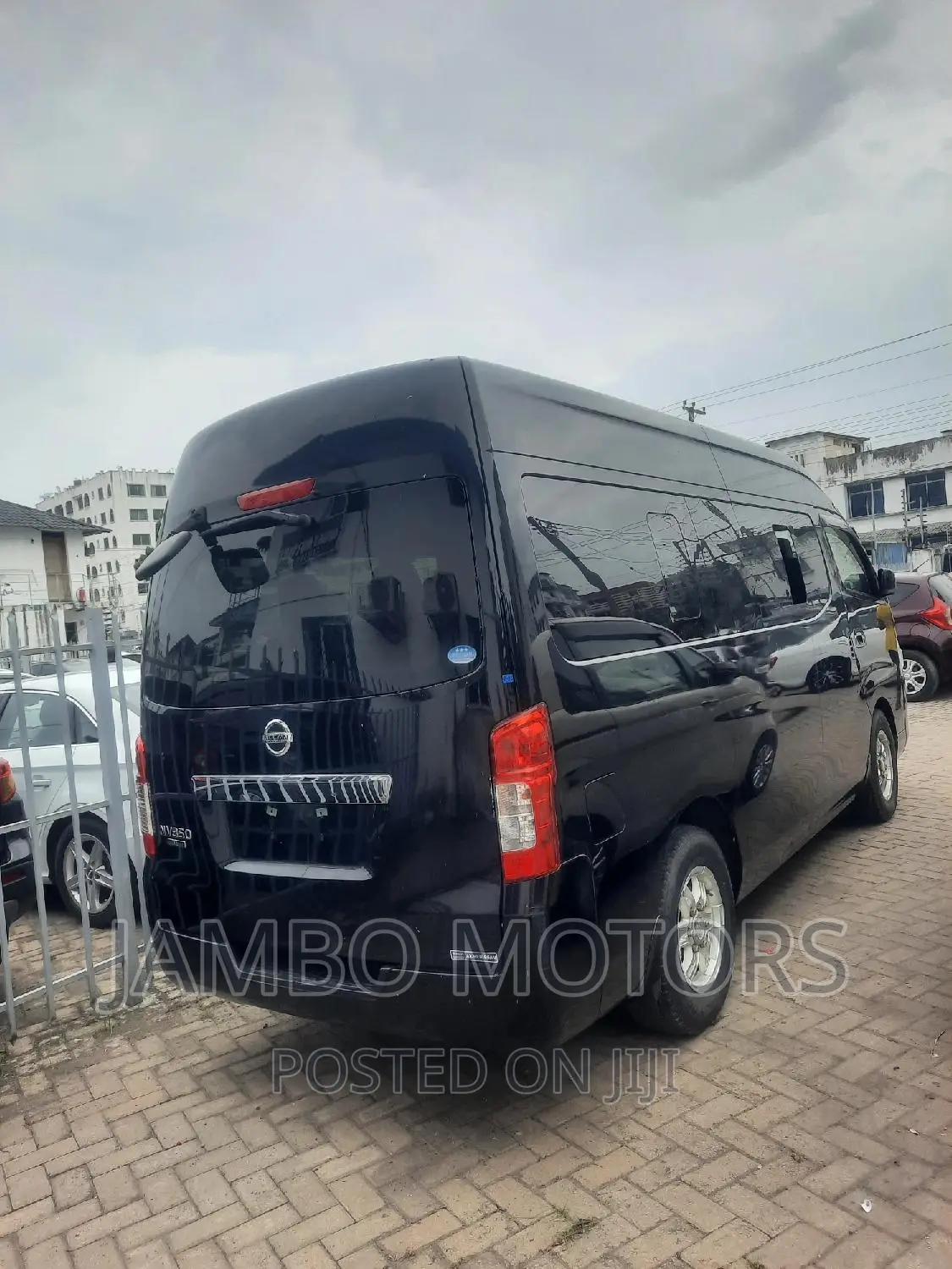 Nissan Caravan (Urvan) 2017 Black