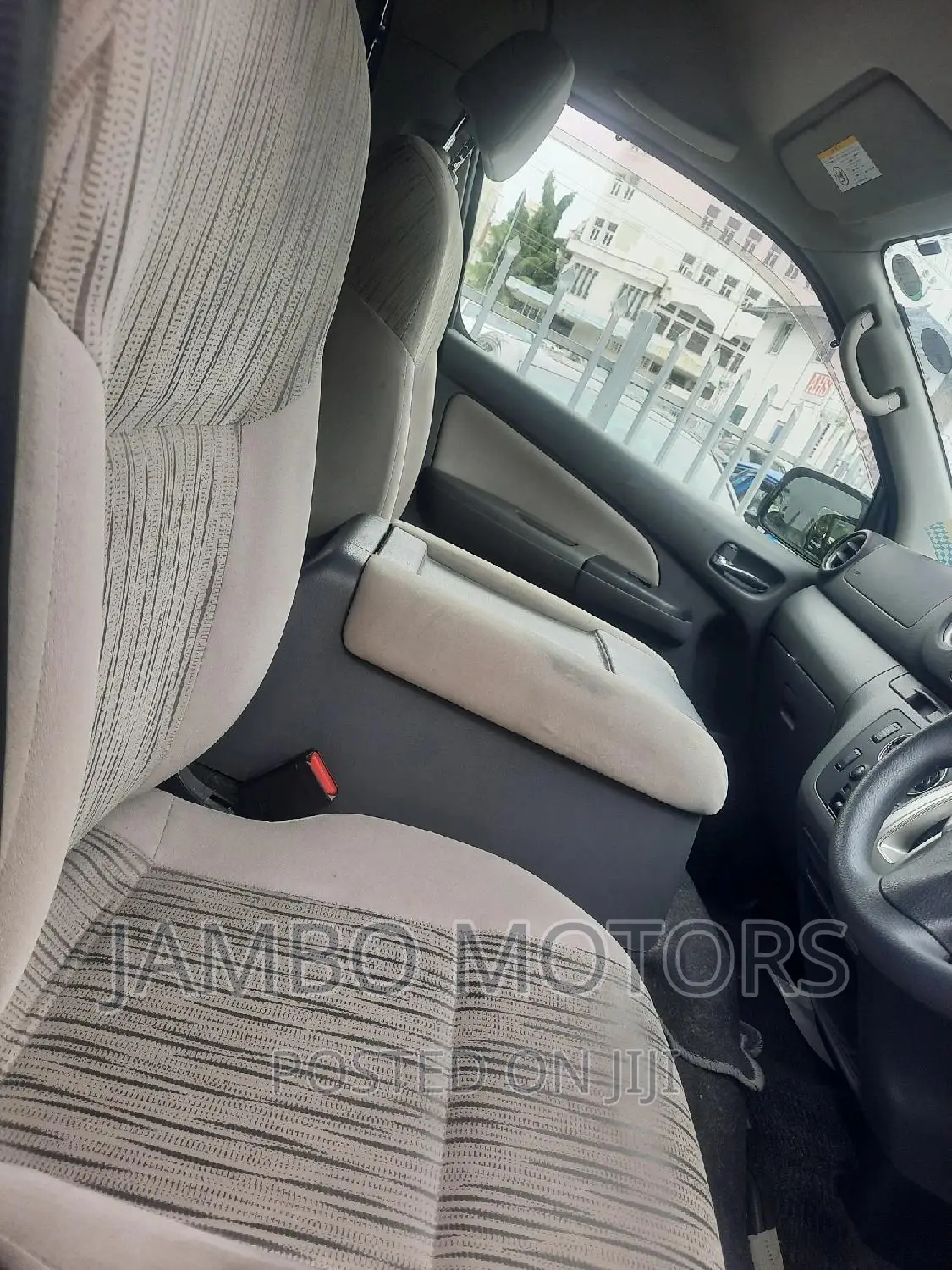 Nissan Caravan (Urvan) 2017 Black