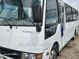 Mitsubishi Fuso Rosa 2017 White