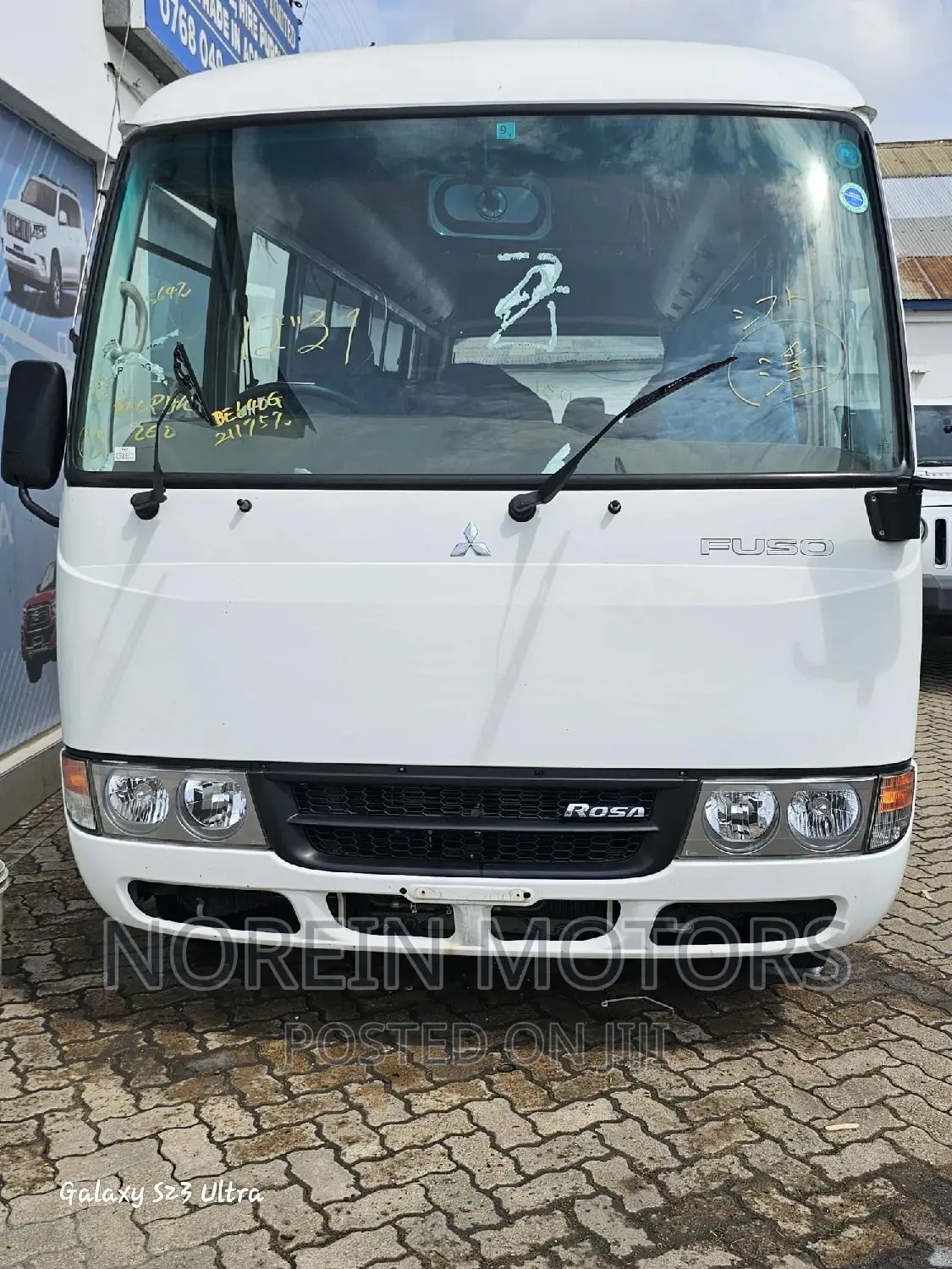Mitsubishi Fuso Rosa 2017 White