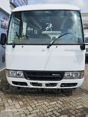 Mitsubishi Fuso Rosa 2017 White