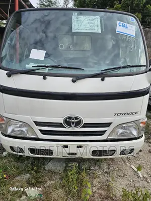 Toyota Dyna 2016 White