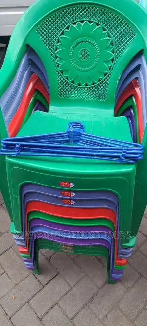12 Pieces Plastic Hangers